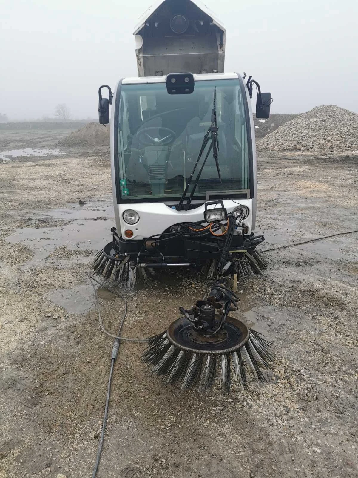 Други специализирани машини Komatsu Bucher !! Метачна машина, прахосмукачка - изображение 2