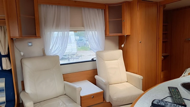 Каравана Adria Classica 613 PU, снимка 13 - Каравани и кемпери - 48244451