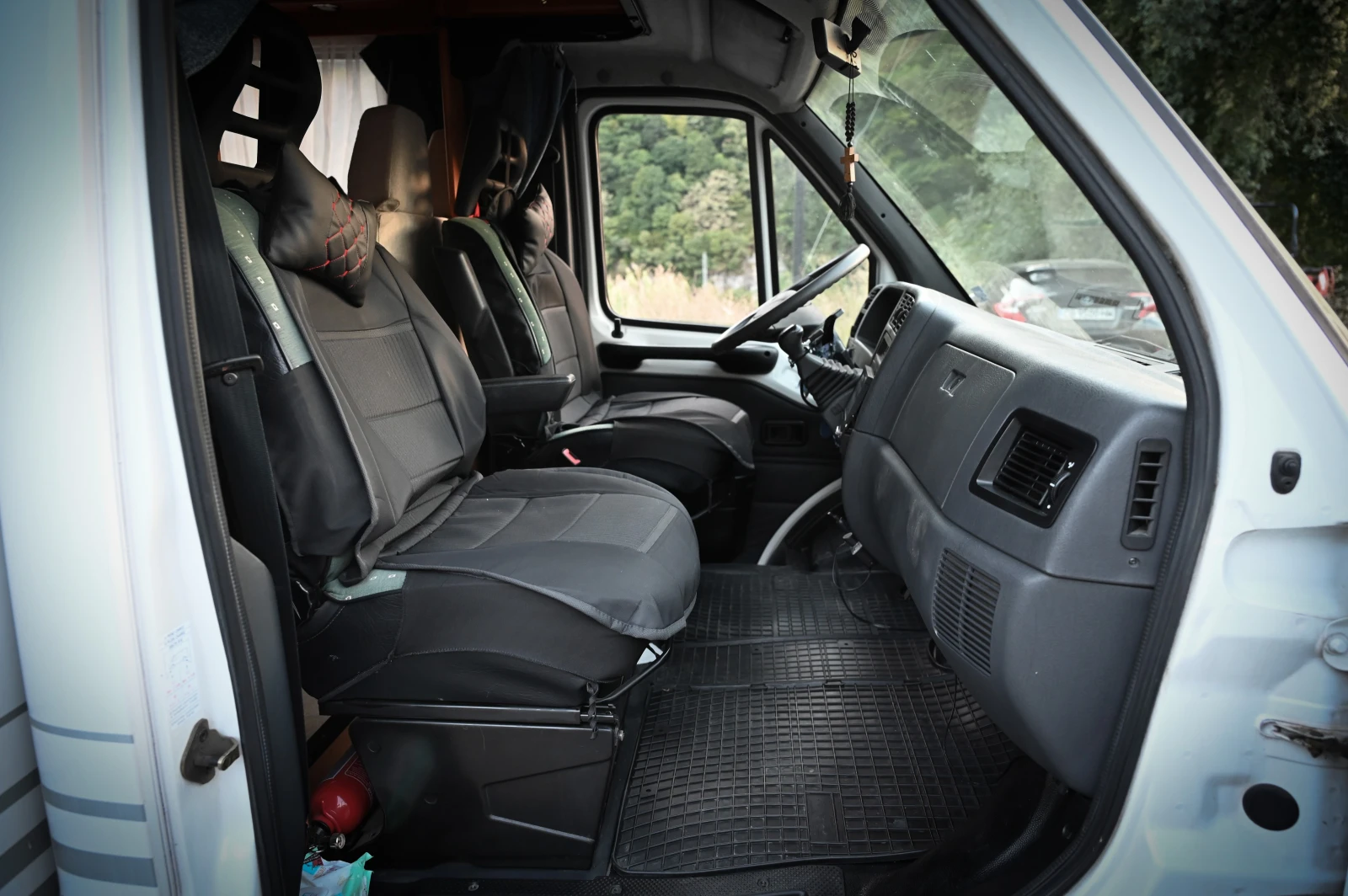 Кемпер Benimar Fiat Ducato 2.5TDI, снимка 12 - Каравани и кемпери - 55725665