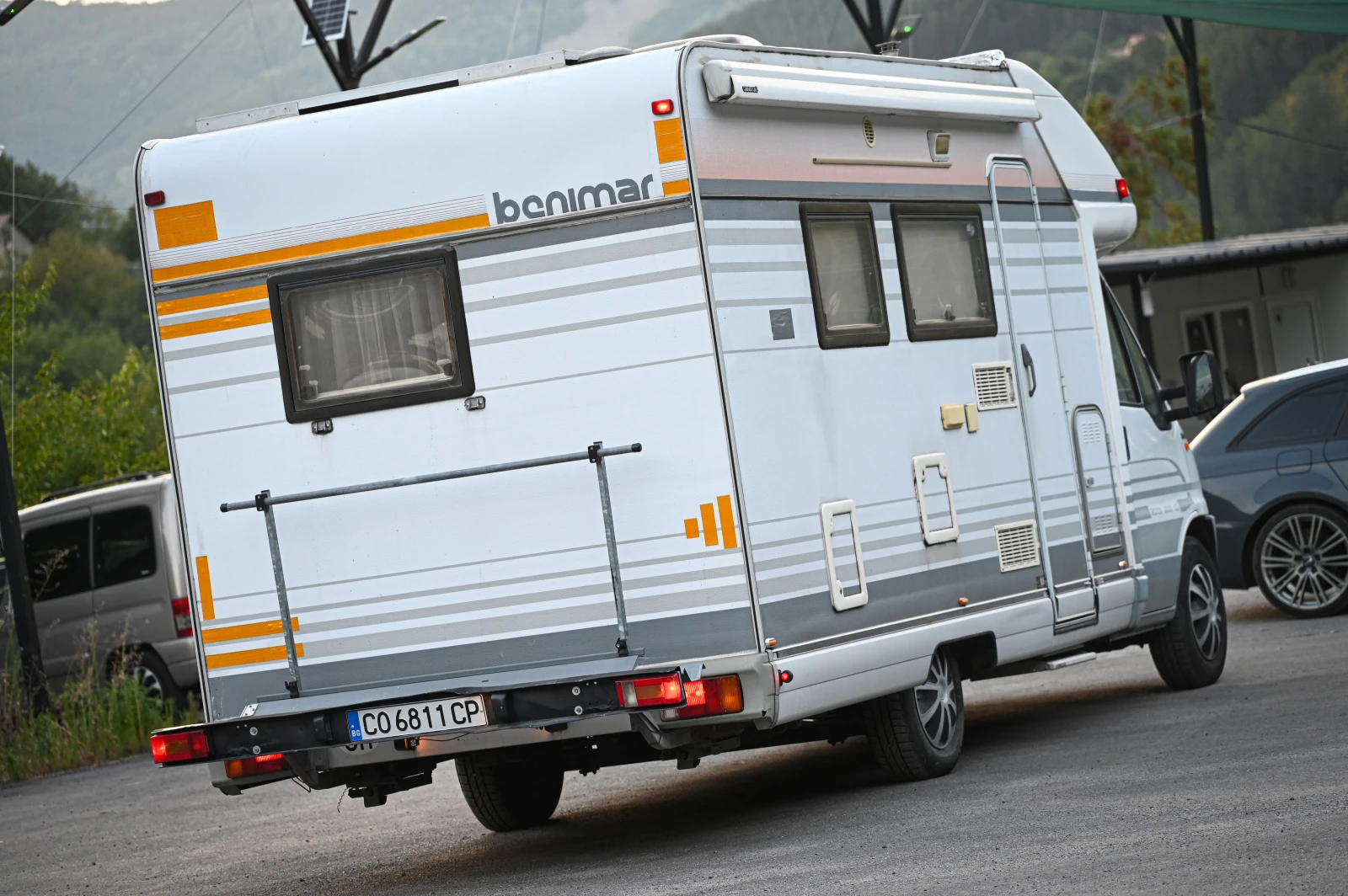 Кемпер Benimar Fiat Ducato 2.5TDI, снимка 5 - Каравани и кемпери - 55725665