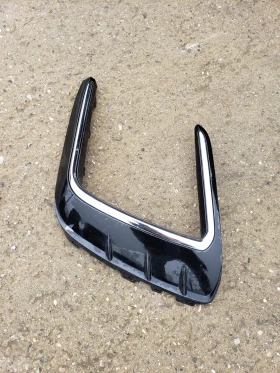 Оригинална дясна решетка в броня за VW TIGUAN R-LINE 2020-2023г....5NA853666J...., снимка 2