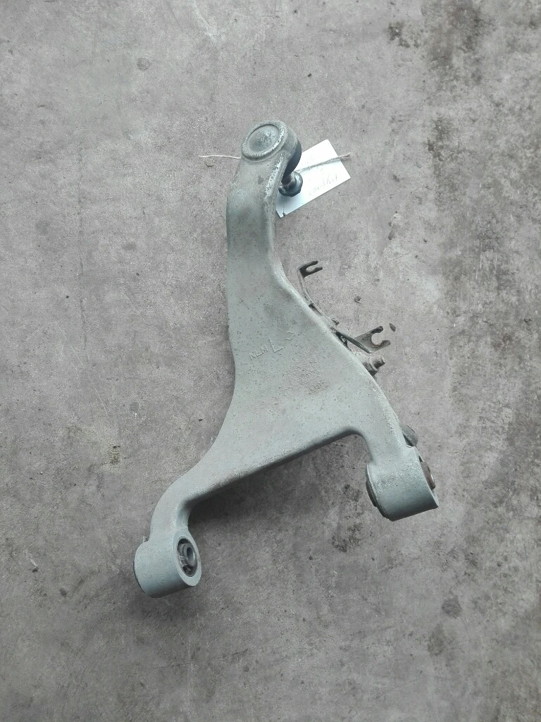 носач заден ляв нисан мурано