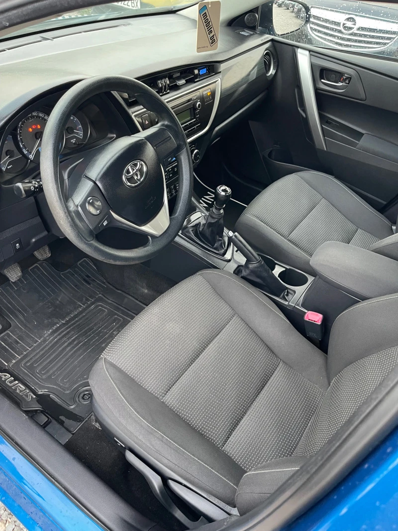 Toyota Auris 1.3 100кс Euro 5, снимка 12 - Автомобили и джипове - 46420811