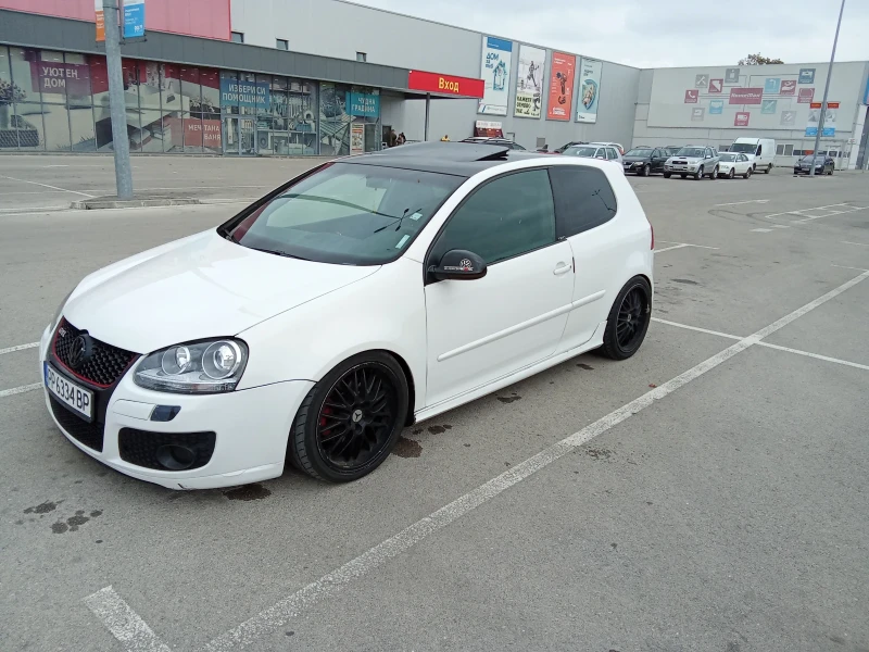 VW Golf, снимка 1 - Автомобили и джипове - 47485379