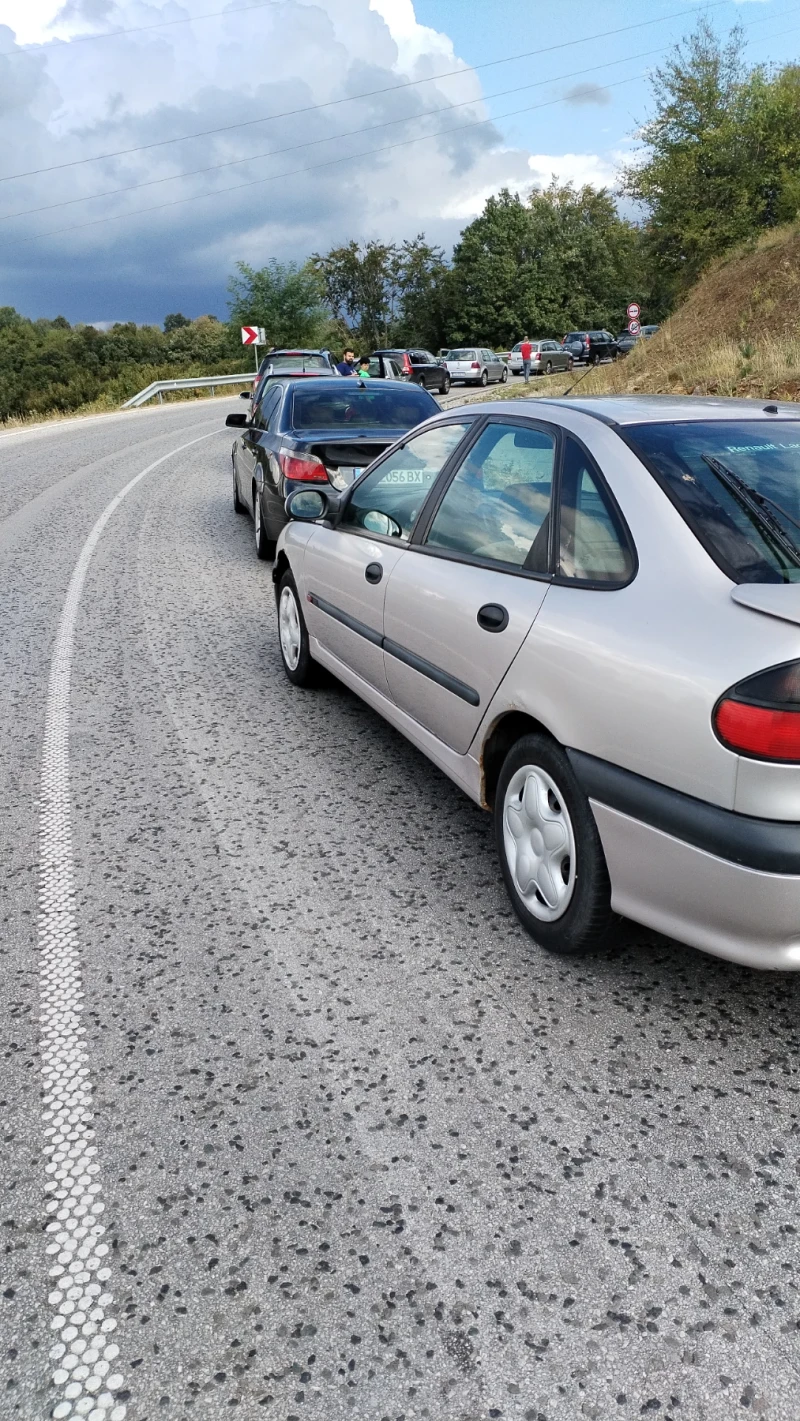 Renault Laguna, снимка 2 - Автомобили и джипове - 48831753