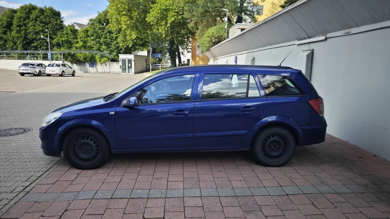 Opel Astra 1.9 CDTI 150hp, снимка 3 - Автомобили и джипове - 51536862
