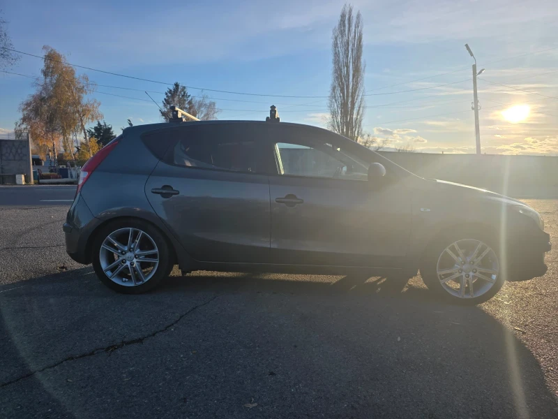 Hyundai I30 2.0, ГАЗ, снимка 4 - Автомобили и джипове - 53116944