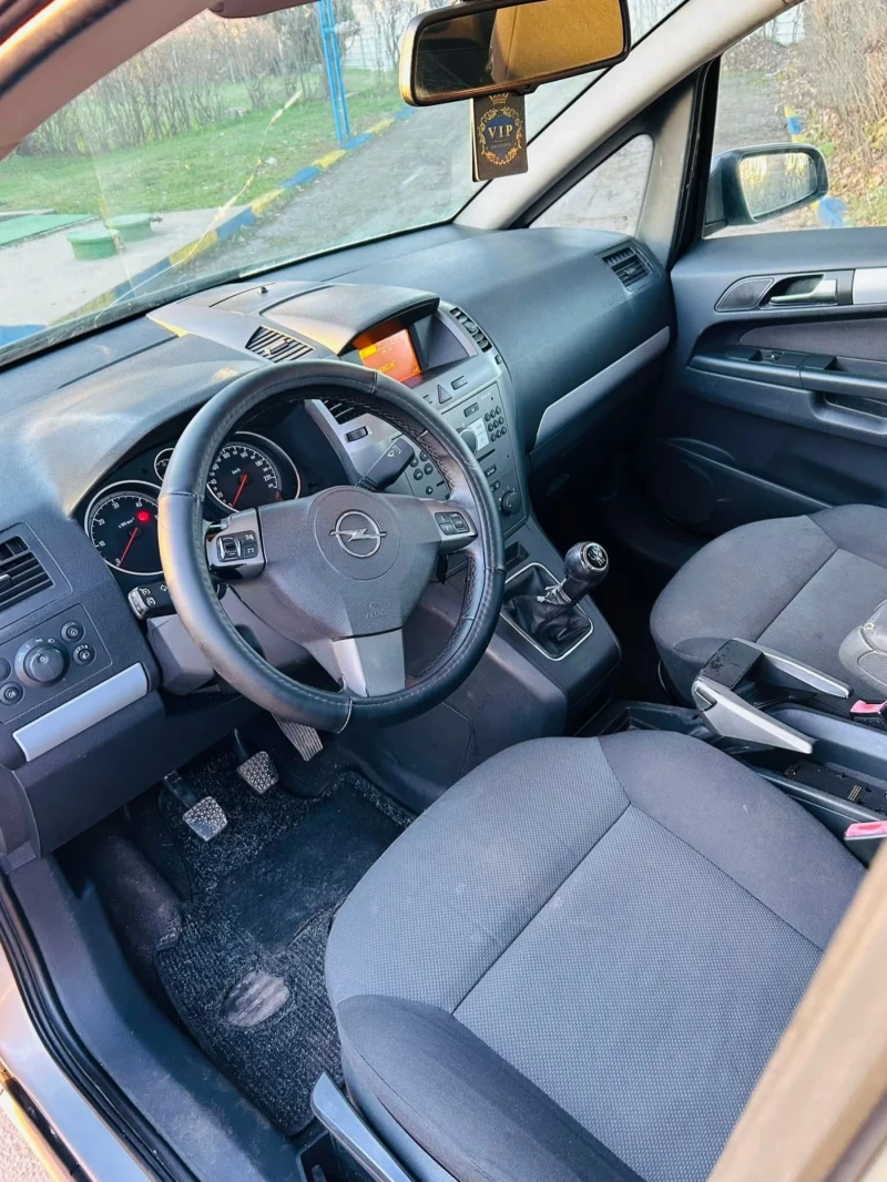 Opel Zafira 1.9 tdci, снимка 6 - Автомобили и джипове - 52931549