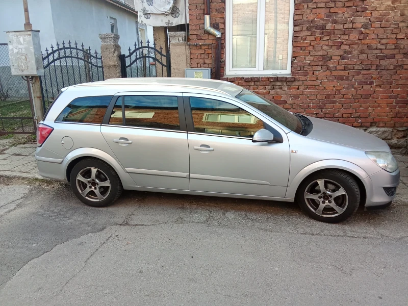 Opel Astra 1, 6, снимка 2 - Автомобили и джипове - 52939691