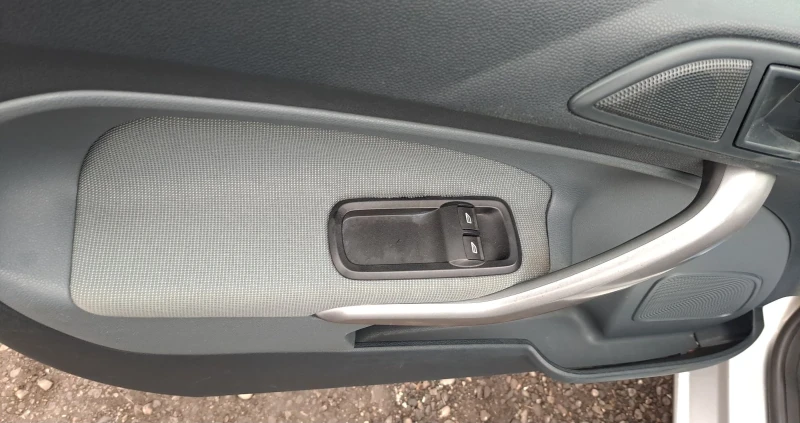 Ford Fiesta 1.4 TDCI, снимка 9 - Автомобили и джипове - 53233751