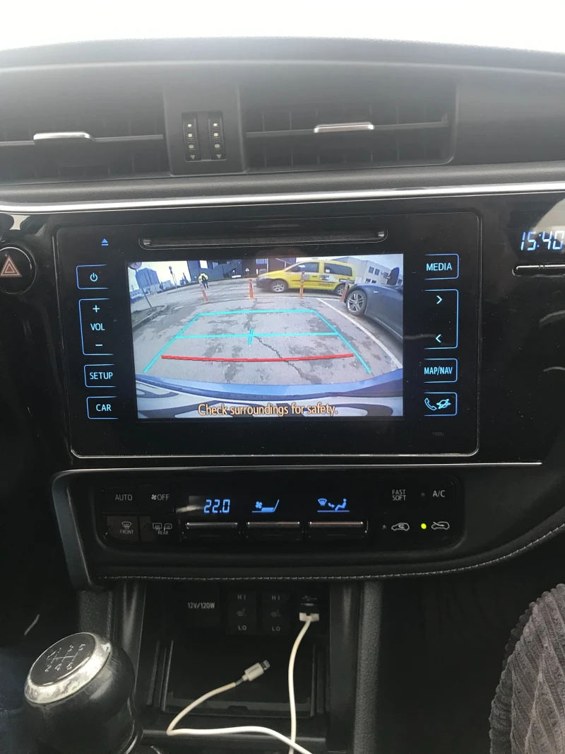 Toyota Auris, снимка 13 - Автомобили и джипове - 53384656