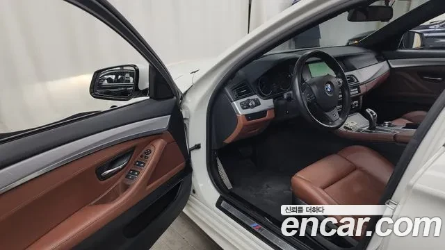 BMW 535 5 Series (F10) 535d - изображение 10