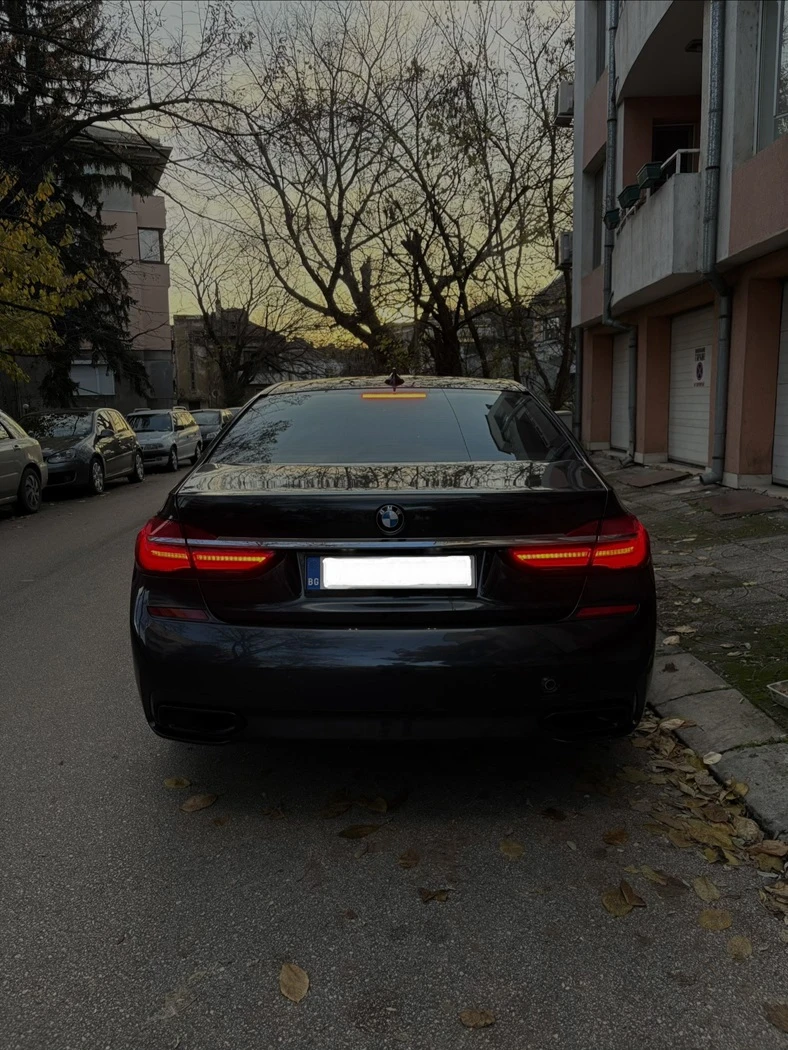 BMW 750 xDrive, MSport, LaserLight, Carbone, снимка 4 - Автомобили и джипове - 52529107