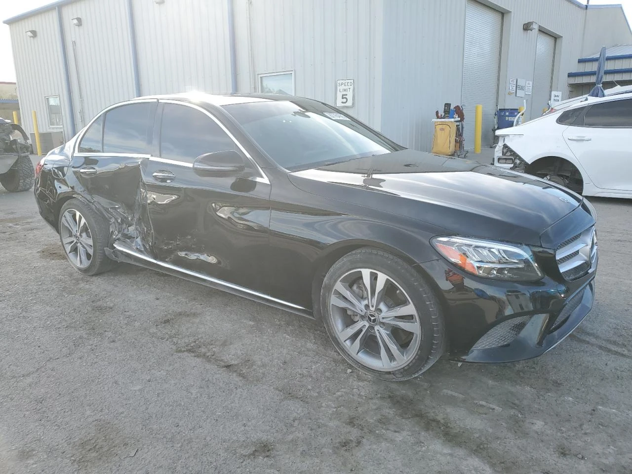 Mercedes-Benz C 300 360* Distronic* Шибидах*  - изображение 3