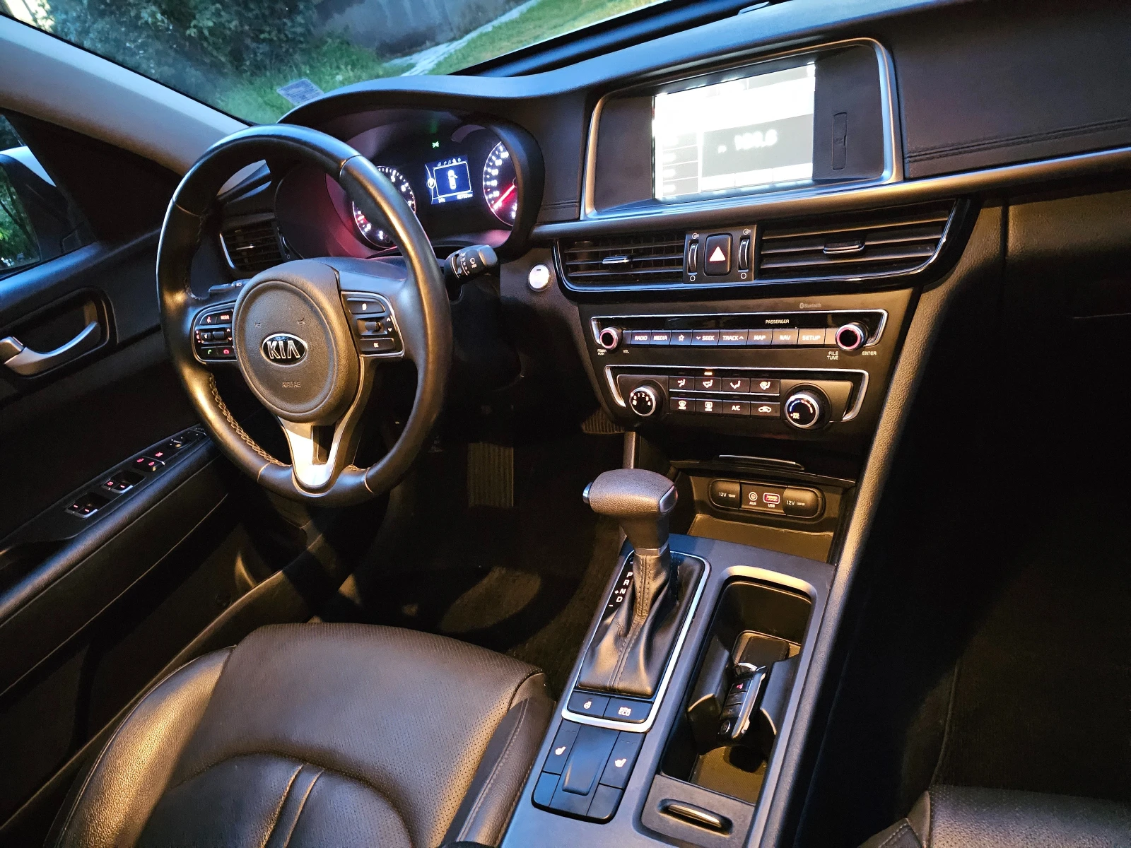 Kia K5 2.0 LPI, Keyless, подгрев на волан и седалки | Mobile.bg — изображение 12