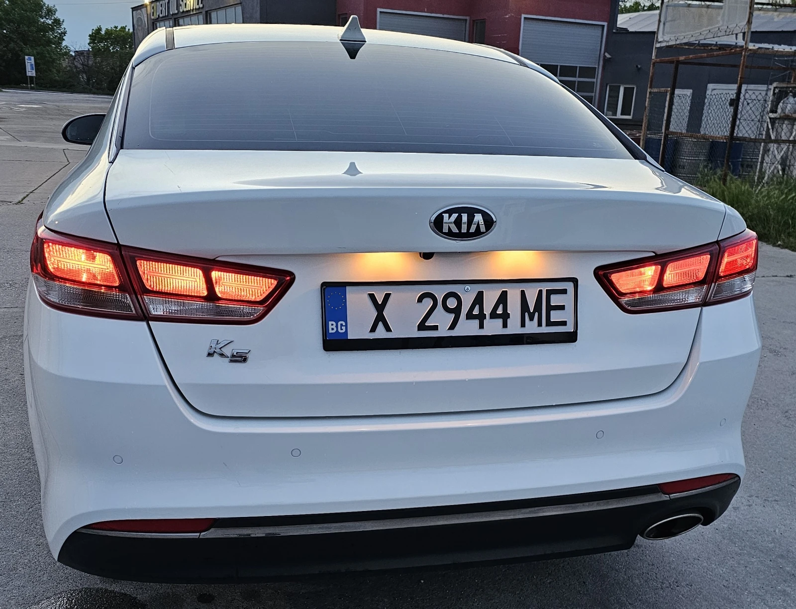 Kia K5 2.0 LPI, Keyless, подгрев на волан и седалки | Mobile.bg — изображение 14