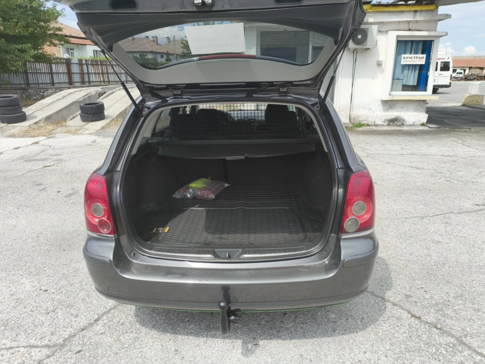 Toyota Avensis 2.2 - изображение 5