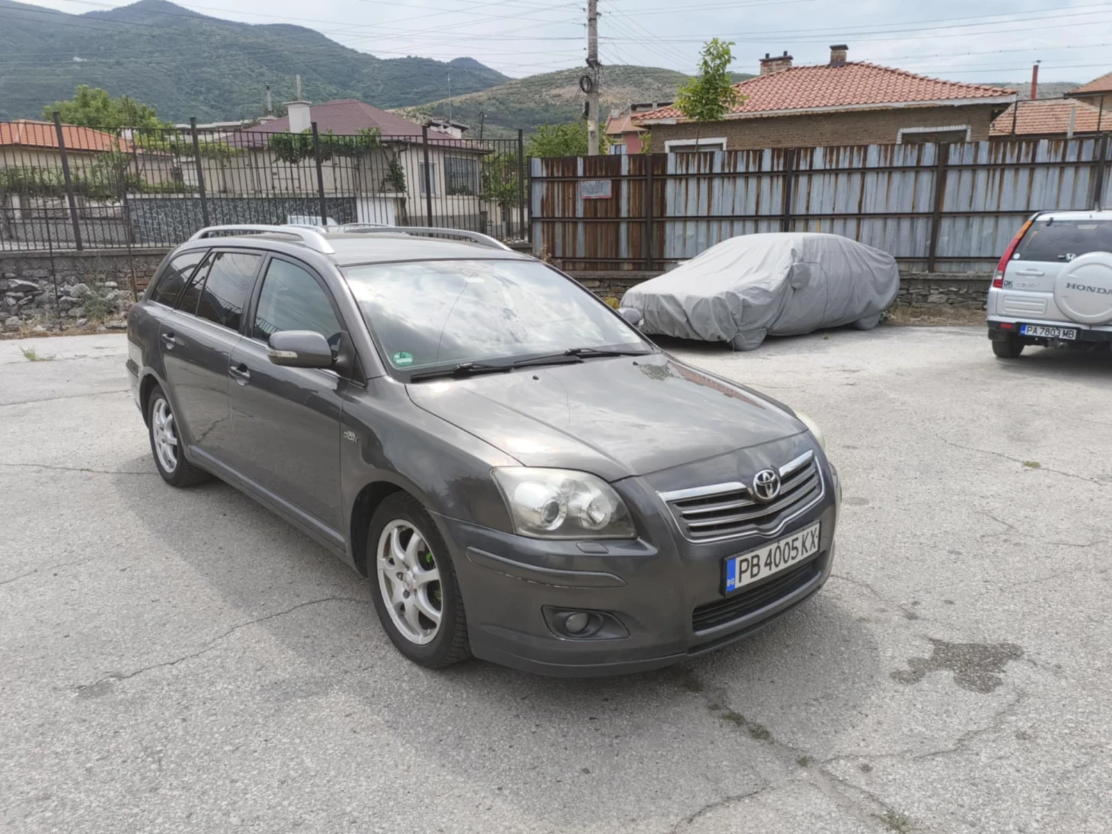 Toyota Avensis 2.2 - изображение 2