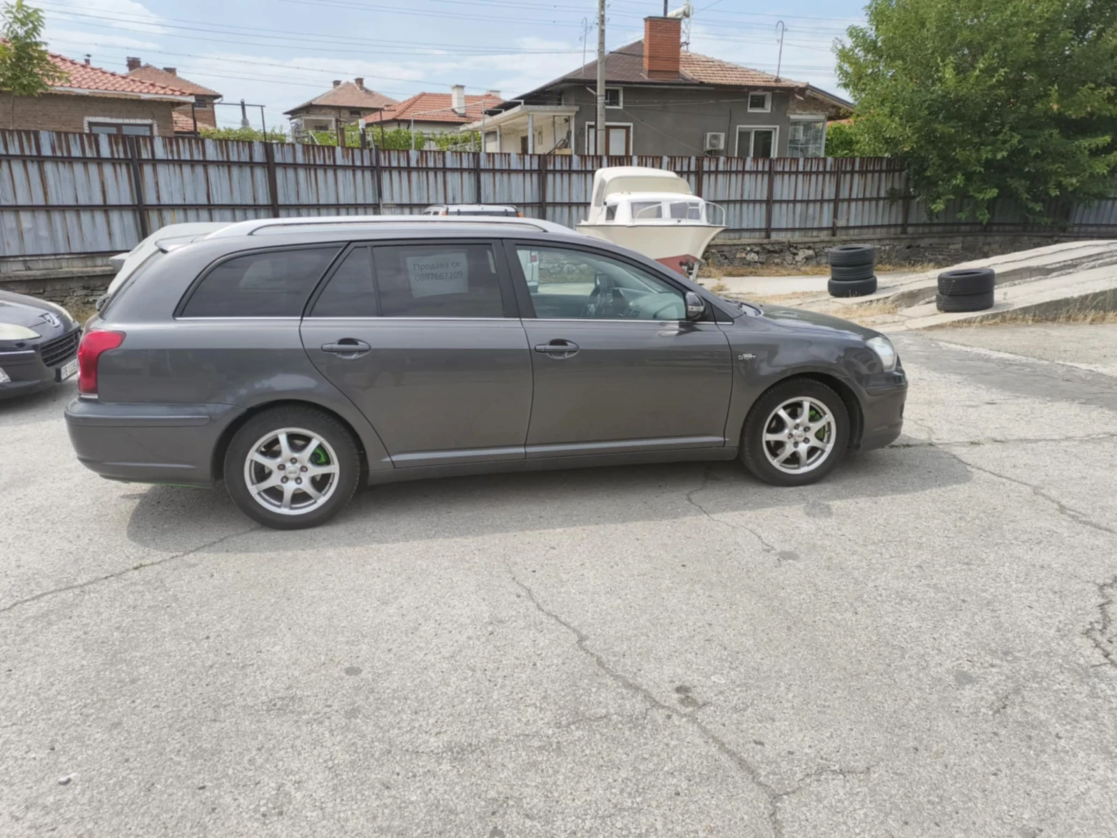 Toyota Avensis 2.2 - изображение 3