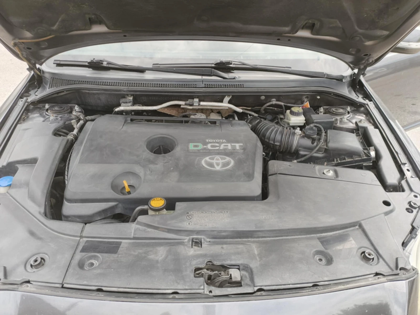 Toyota Avensis 2.2 - изображение 10