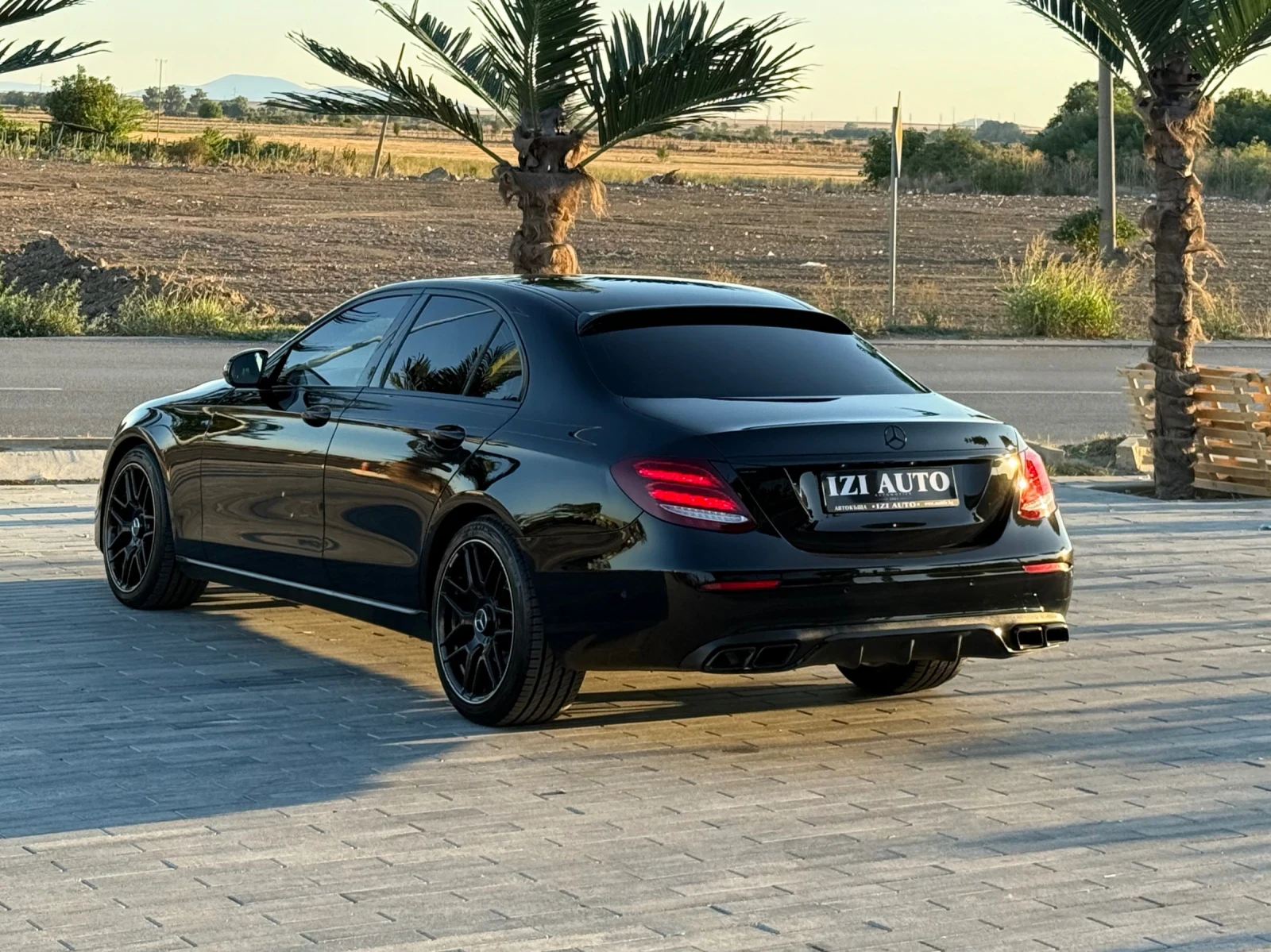 Mercedes-Benz E 220 D MULTIBEAM/BLIND SPOT/63 AMG PACK - изображение 6