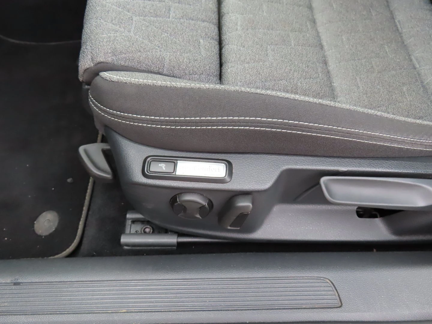 VW Passat Business 2.0 TDI SCR DSG | Mobile.bg � ����������� 11