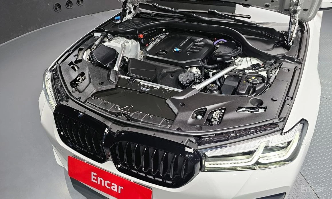 BMW 523  - изображение 6