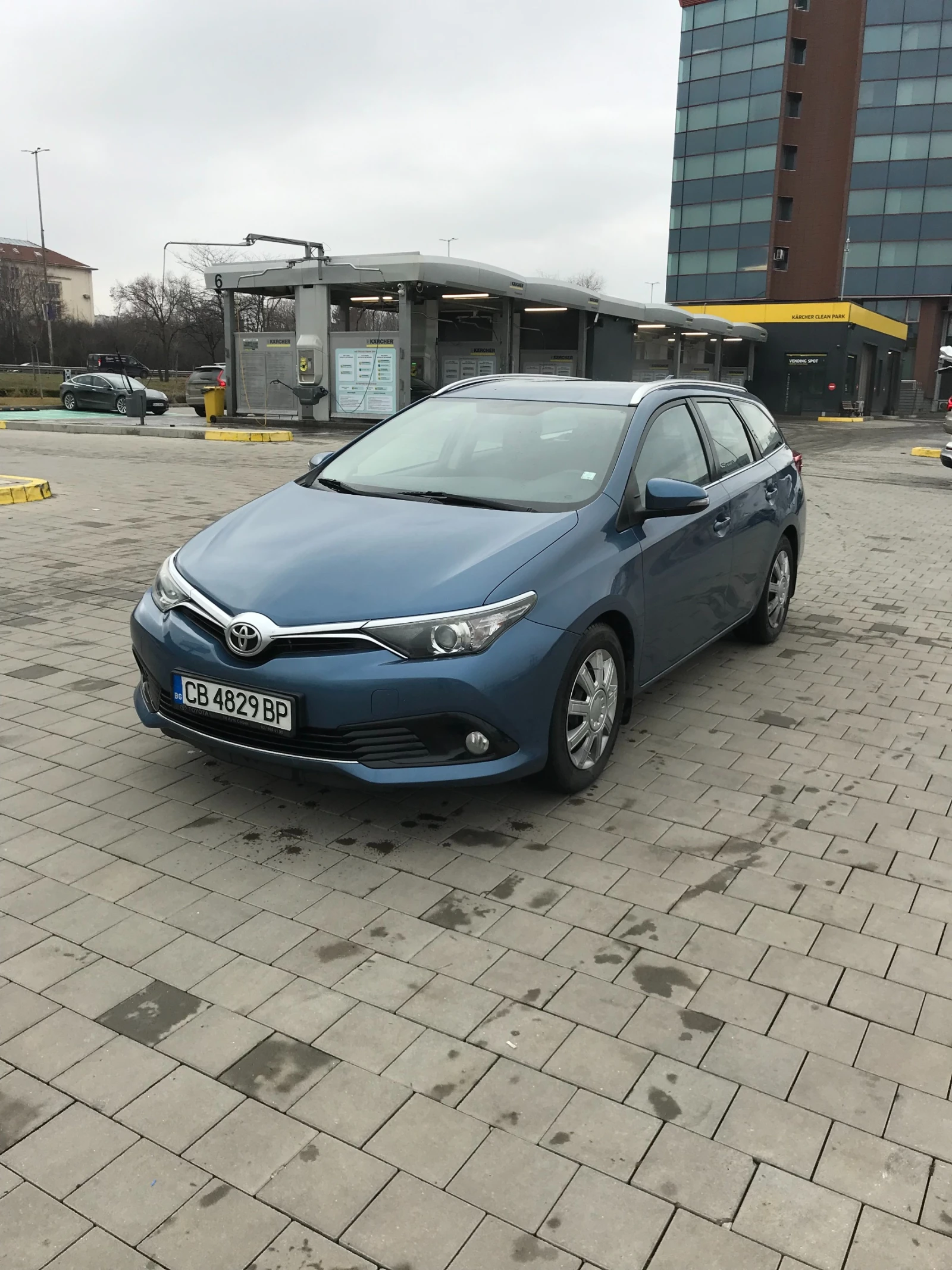 Toyota Auris  - изображение 2