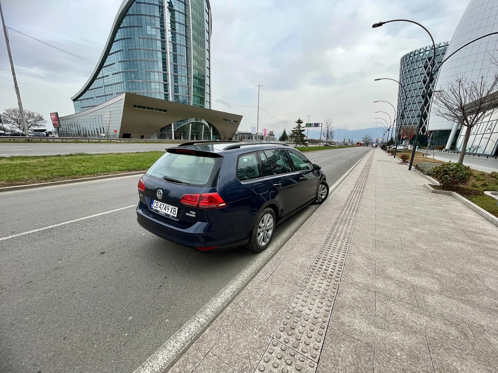 VW Golf R-Line Bose Distronic DSG7(НОВО) Led / Bi xenon, снимка 10 - Автомобили и джипове - 53800549