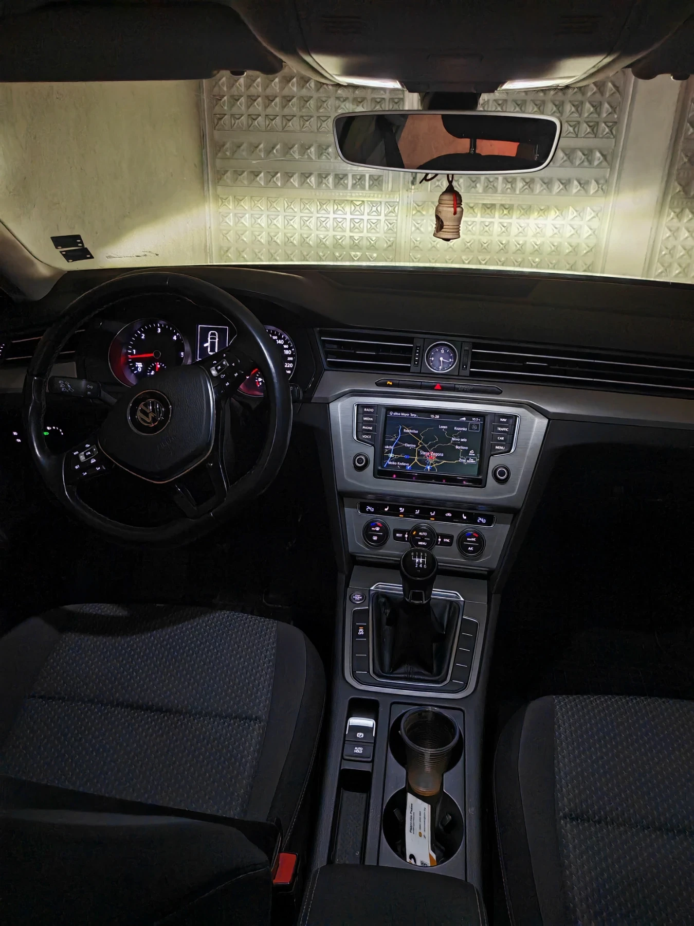 VW Passat, снимка 14 - Автомобили и джипове - 53839467