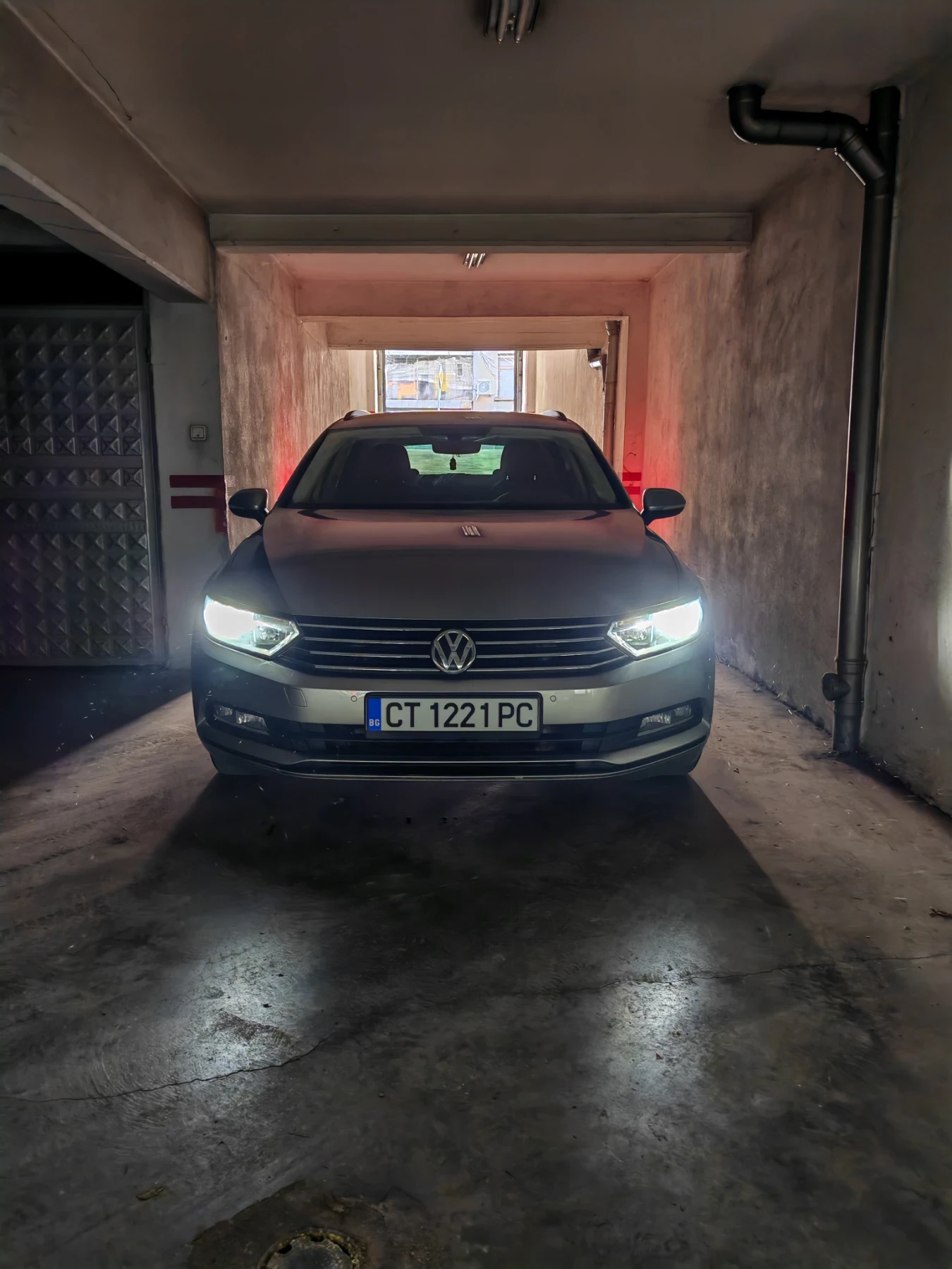 VW Passat, снимка 15 - Автомобили и джипове - 53839467