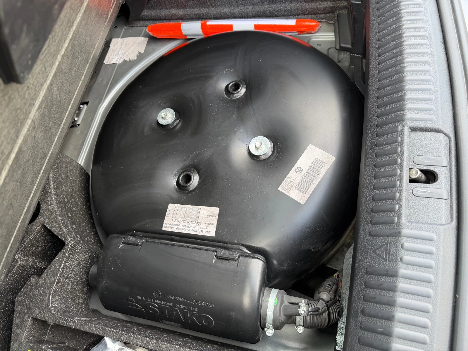 VW Polo VW POLO 1.6i / ГАЗОВ ИНЖЕКЦИОН / 2014.г/ ИТАЛИЯ/ К, снимка 15 - Автомобили и джипове - 54157292