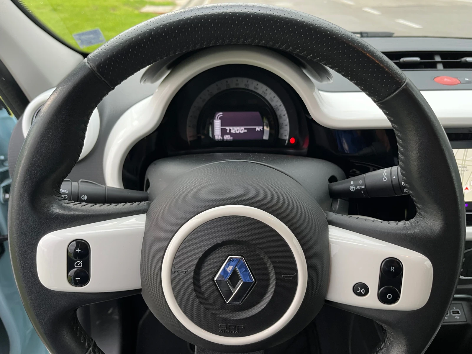 Renault Twingo електрическо 82кс, снимка 13 - Автомобили и джипове - 54308595