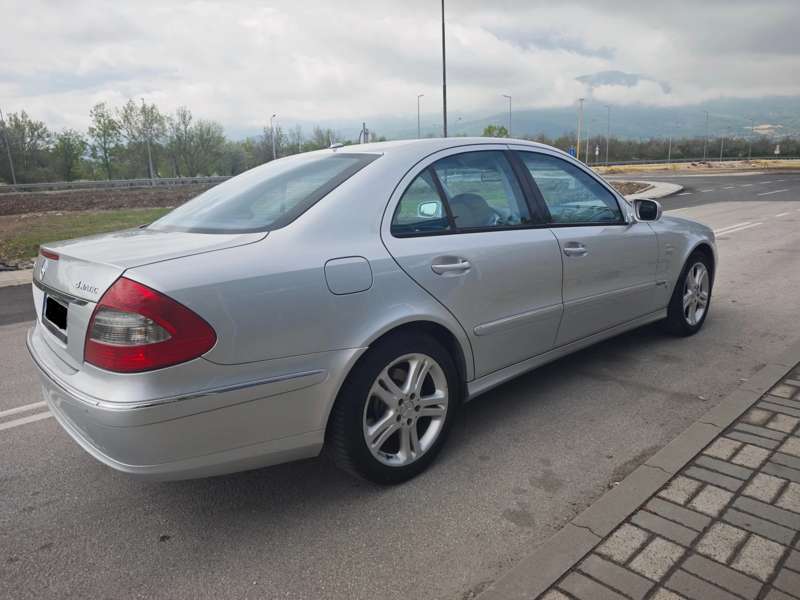 Mercedes-Benz E 280, снимка 7 - Автомобили и джипове - 54481968