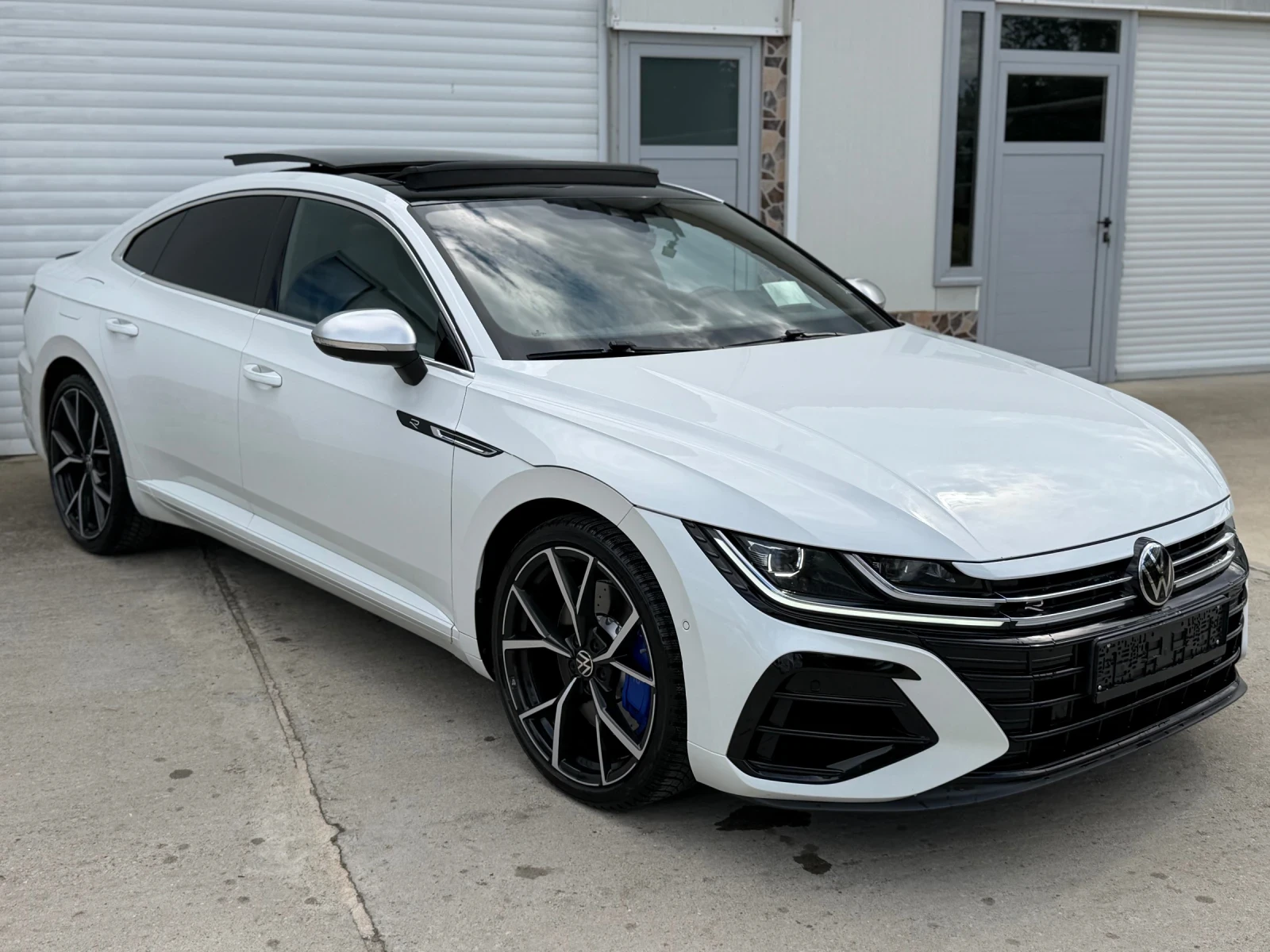 VW Arteon R 2.0TSI 4MOTION , снимка 3 - Автомобили и джипове - 54657218