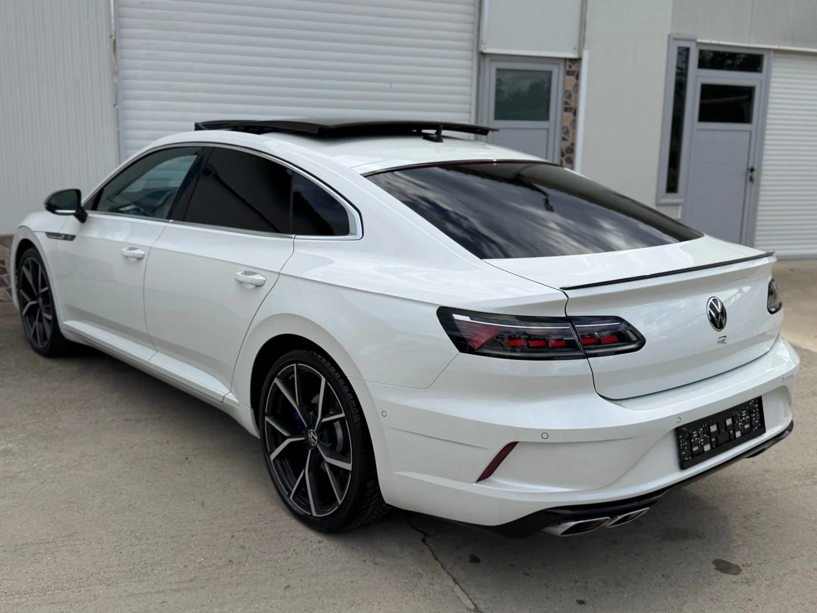 VW Arteon R 2.0TSI 4MOTION , снимка 14 - Автомобили и джипове - 54657218