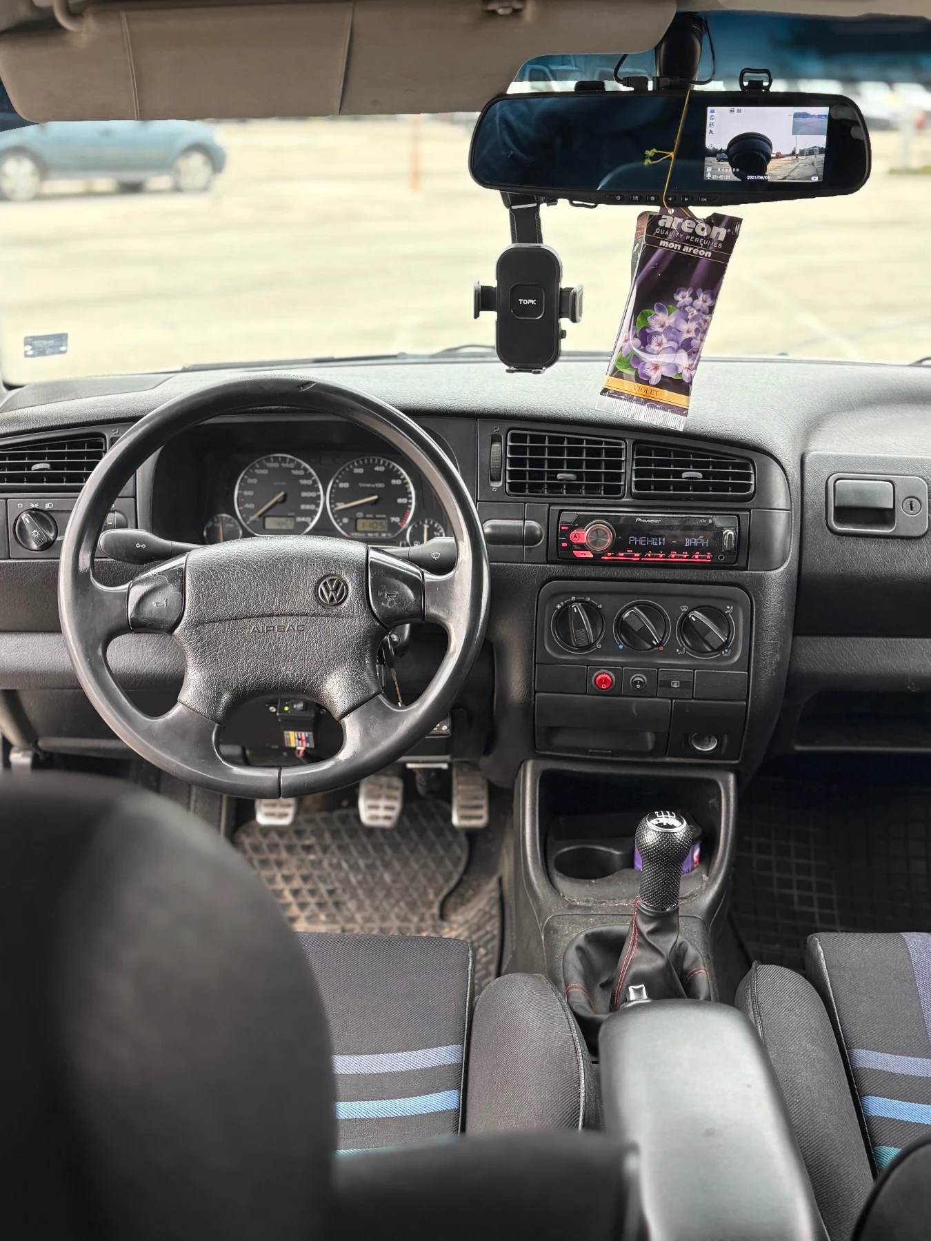 VW Golf 1.8GT, снимка 10 - Автомобили и джипове - 54891027