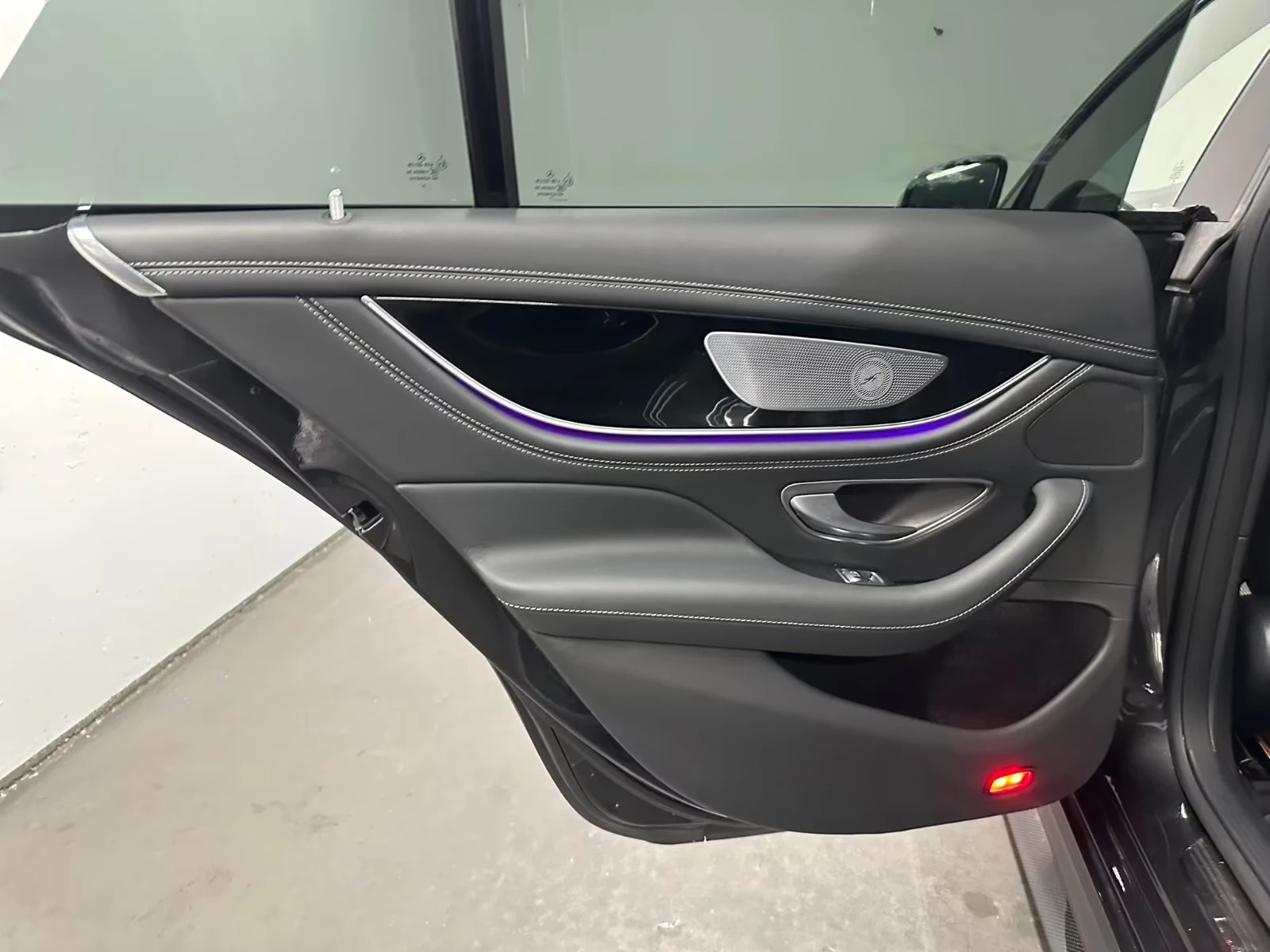Mercedes-Benz AMG GT 63S E-PERFORMANCE / CERAMIC / BURM / HUD / 360 /, снимка 14 - Автомобили и джипове - 55060337