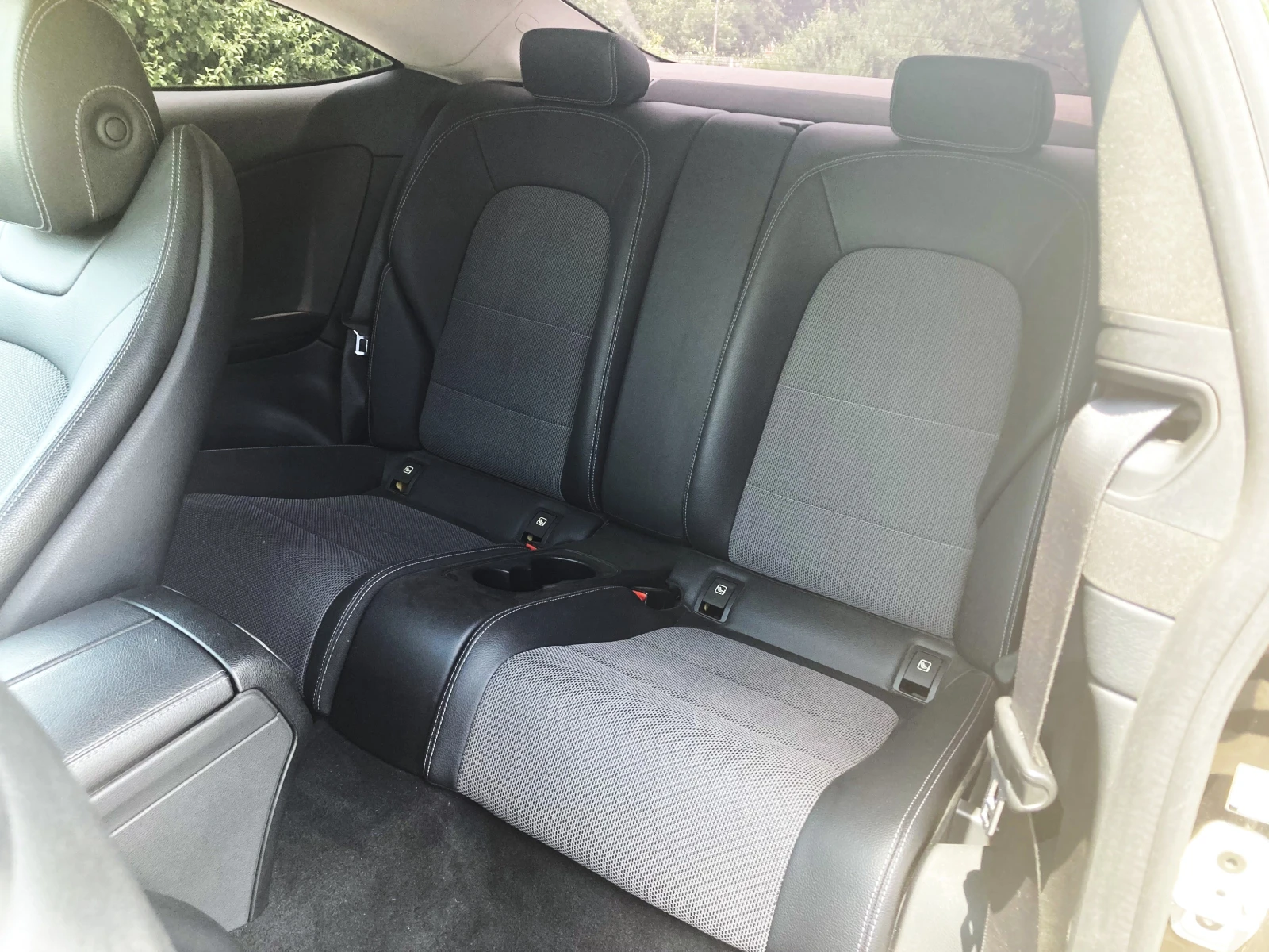 Mercedes-Benz C 220 D 4Matic 9G-Tronic Ambient + 2 ЧИФТА ДЖАНТИ 19-ки, снимка 16 - Автомобили и джипове - 55078609