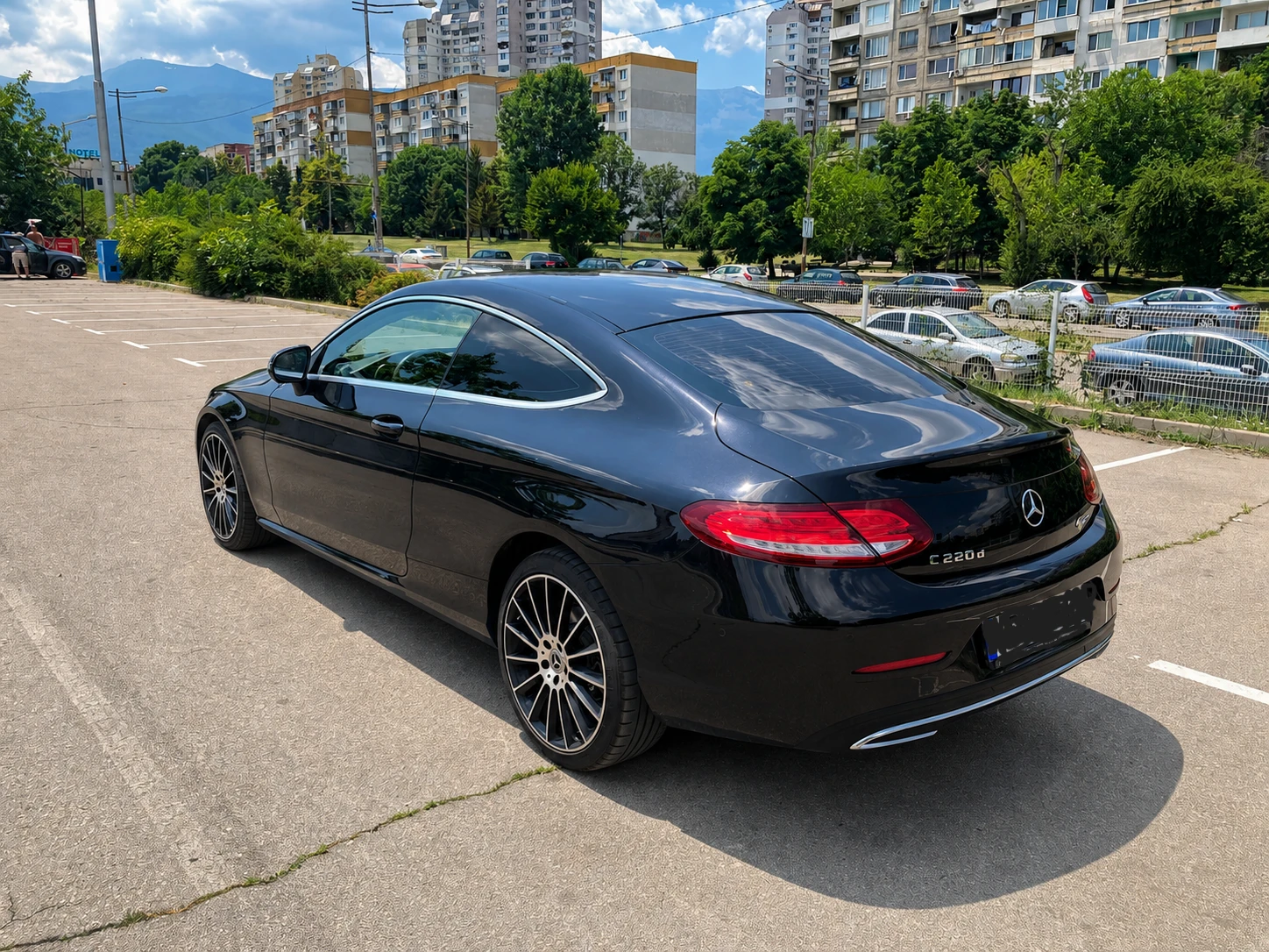 Mercedes-Benz C 220 D 4Matic 9G-Tronic Ambient + 2 ЧИФТА ДЖАНТИ 19-ки, снимка 4 - Автомобили и джипове - 55078609