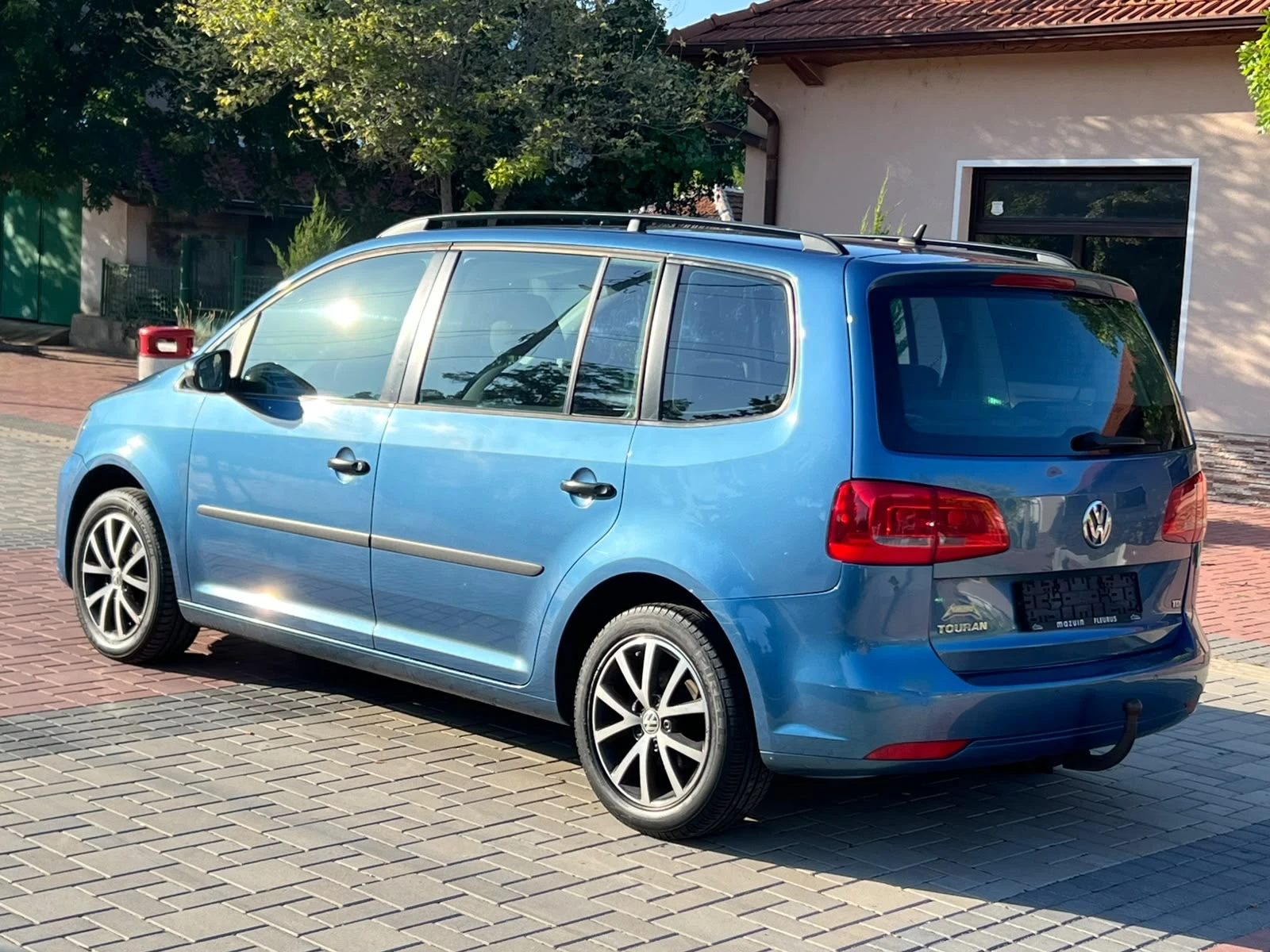 VW Touran НОВ  ВНОС БЕЛГИЯ 7-Местен фул екстри , снимка 5 - Автомобили и джипове - 55285044