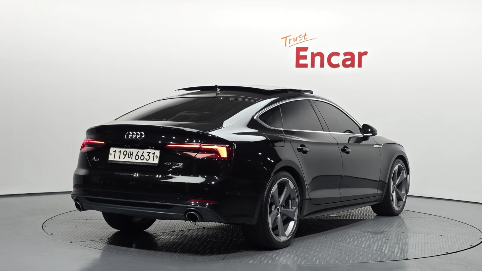 Audi A5 45 TFSI quattro* ЕЛ. БАГАЖНИК* HUD* КРАЙНА ЦЕНА, снимка 2 - Автомобили и джипове - 55593516