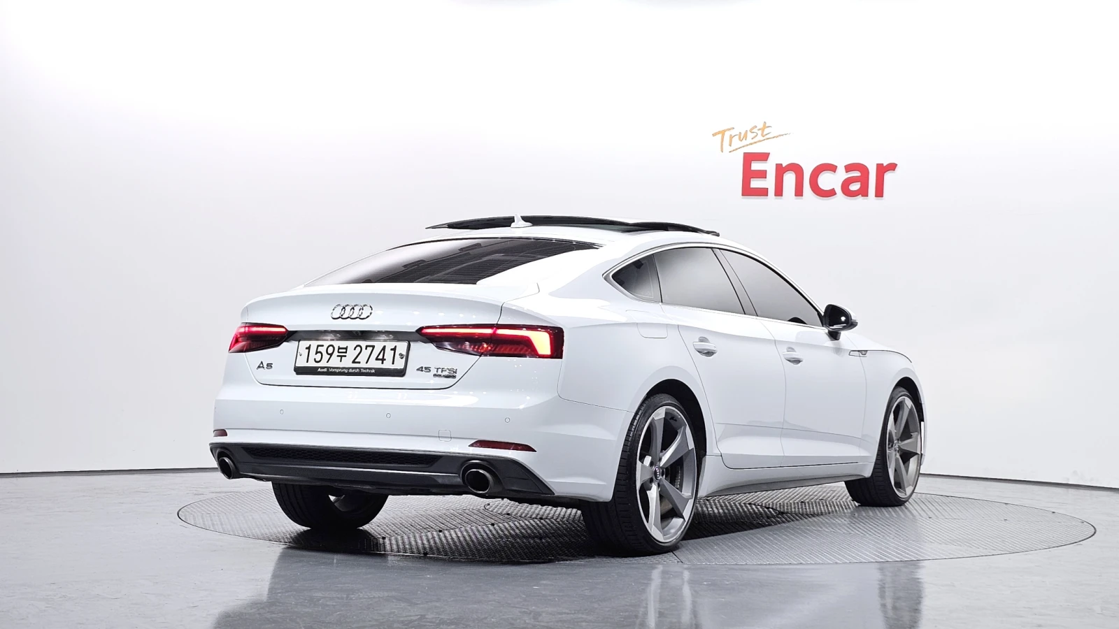 Audi A5 45 TFSI quattro* HUD* ЕЛ. БАГАЖНИК* КРАЙНА ЦЕНА, снимка 2 - Автомобили и джипове - 55593516