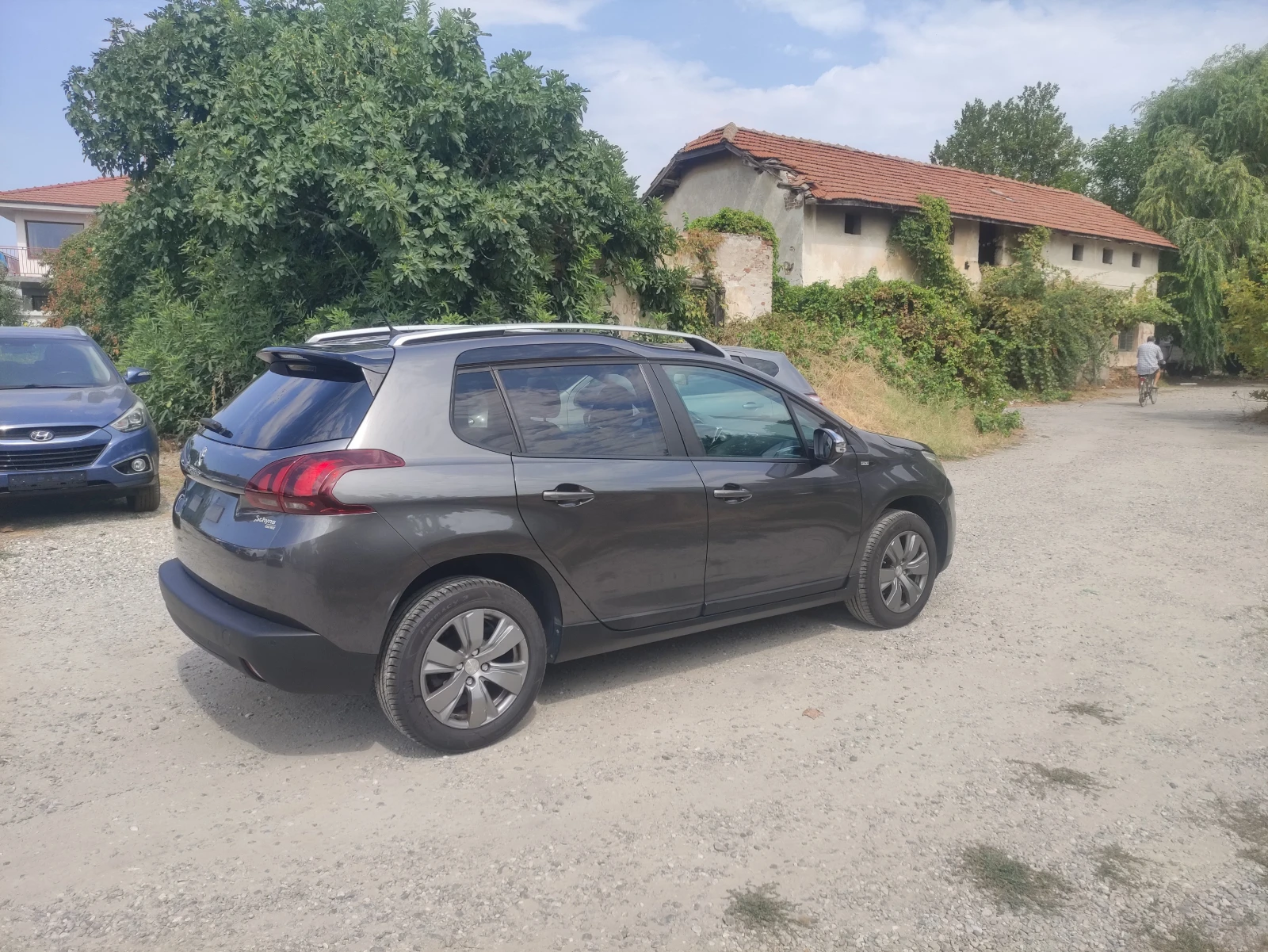 Peugeot 2008 1.6hdi като нов 143000км фул екстри, снимка 4 - Автомобили и джипове - 55908346