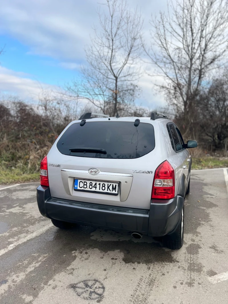 Hyundai Tucson 2.0 4WD, снимка 3 - Автомобили и джипове - 48358807