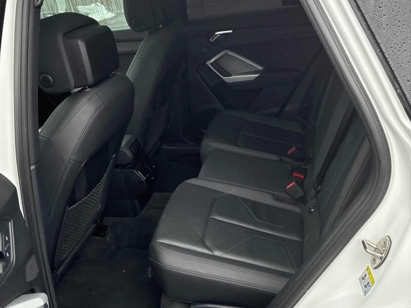 Audi Q3 2022 QUATTRO * БЕЗ ПЪРВОНАЧАЛНА ВНОСКА* , снимка 12 - Автомобили и джипове - 53131313