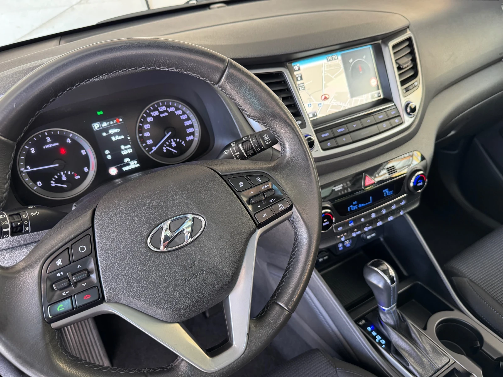 Hyundai Tucson 1.7 CRDi* Xpossible* ISG* ПАНОРАМА* EURO 6d - изображение 9