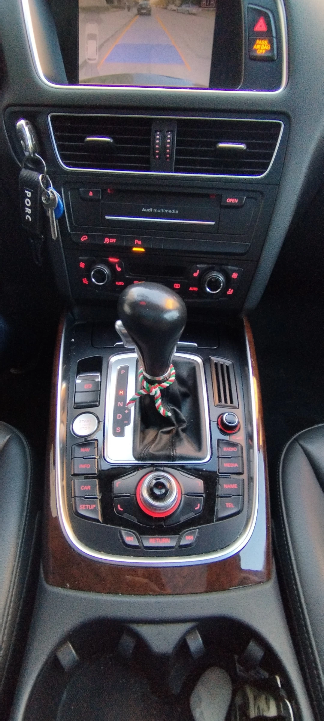 Audi Q5 2.0T | Panorama | 4x4, снимка 16 - Автомобили и джипове - 56650901