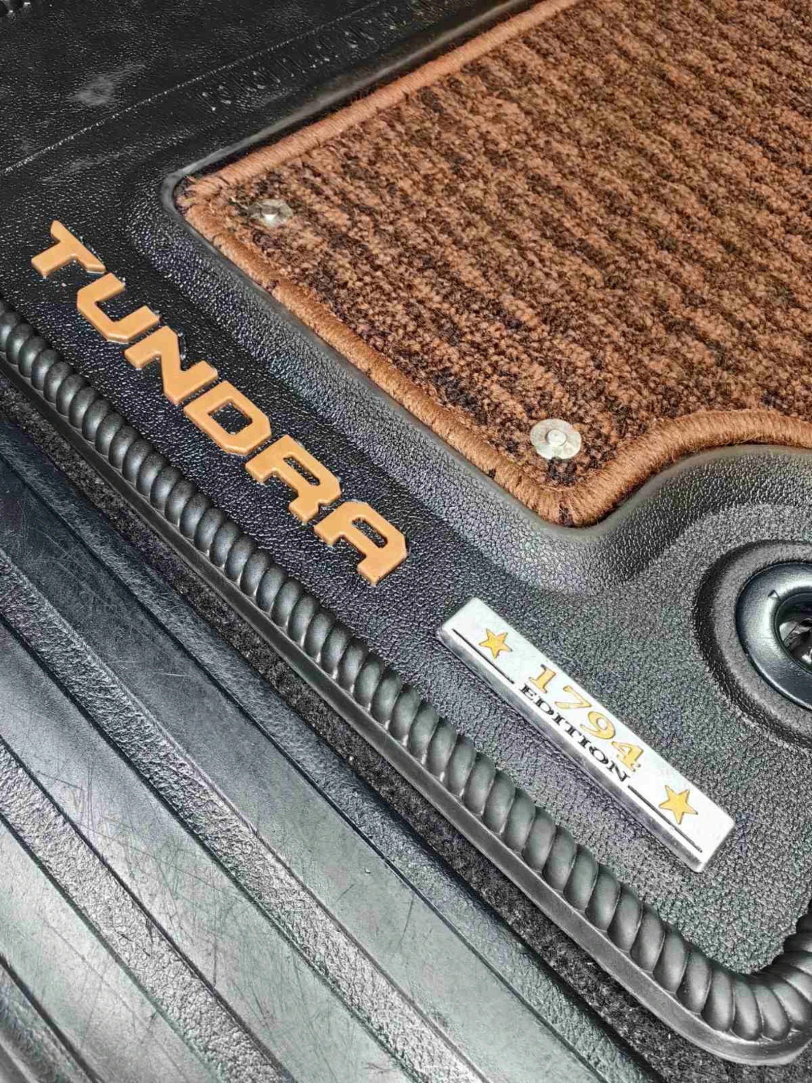 Toyota Tundra 5.7* -* 1794 EDITION*   | Mobile.bg   16