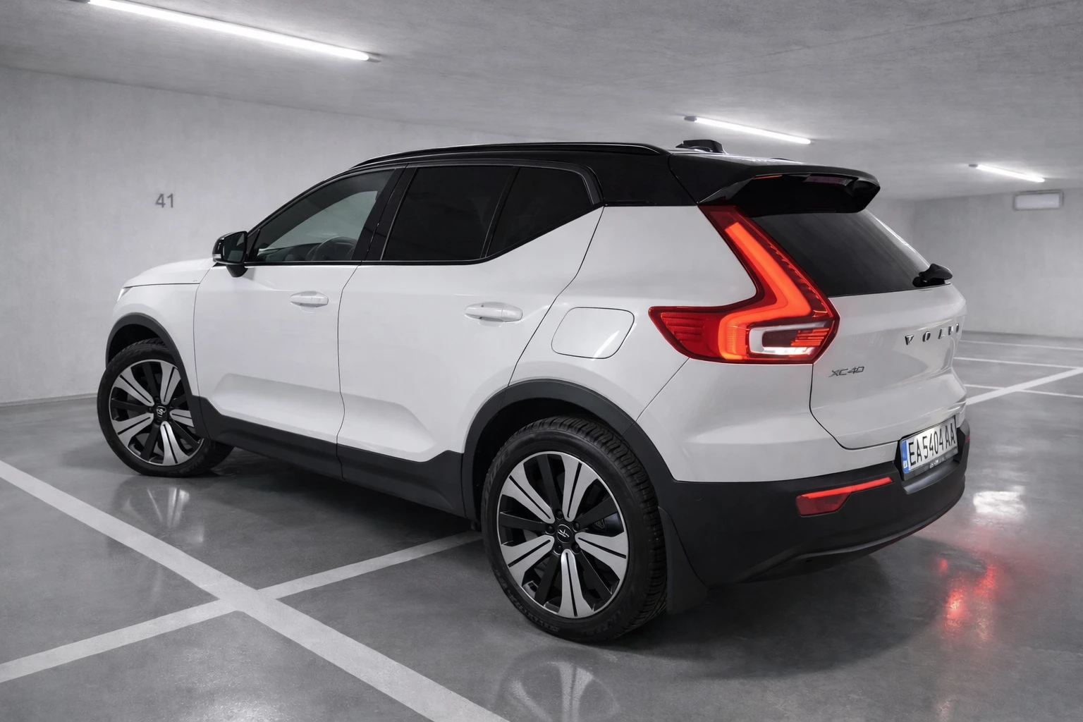 Volvo XC40  Twin Motor, Термопомпа, Ultra Dark, снимка 4 - Автомобили и джипове - 53706314